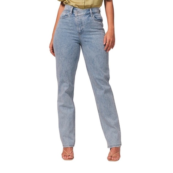 Abercrombie and Fitch The 90s Straight Ultra High Rise Jeans Medium Wash 28/6 - Picture 2 of 8